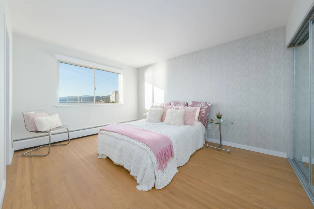 Loft / Bonus Room Photo of 102 2246 Bellevue Avenue, West Vancouver, BC