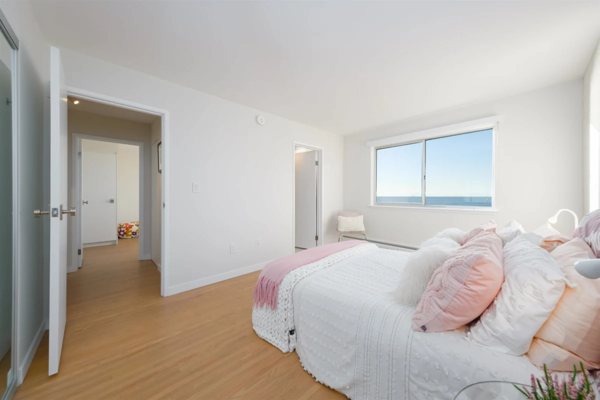 Office / Den Photo of 102 2246 Bellevue Avenue, West Vancouver, BC