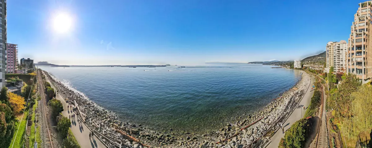 Outdoor Patio Photo of 102 2246 Bellevue Avenue, West Vancouver, BC