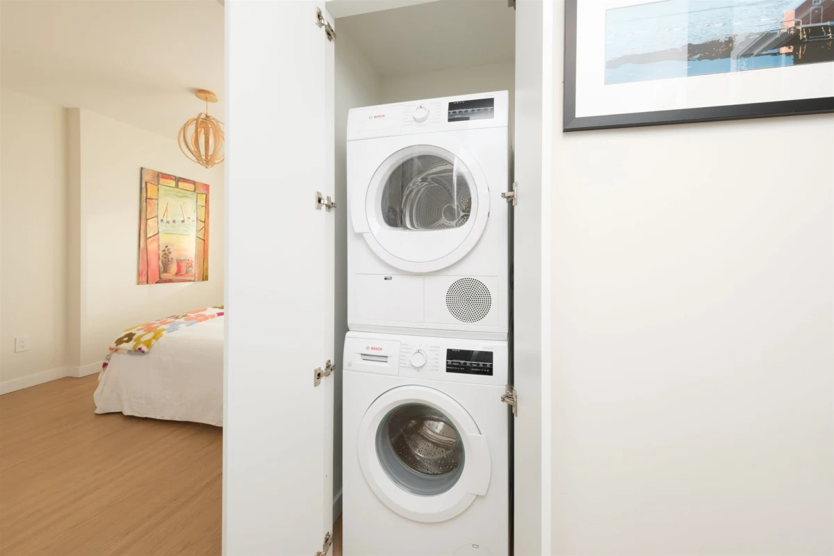 Staircase Photo of 102 2246 Bellevue Avenue, West Vancouver, BC