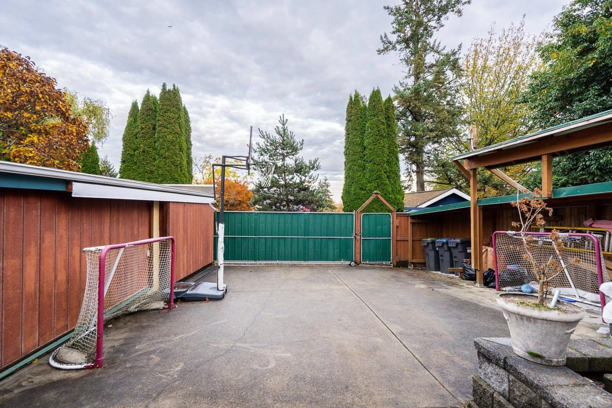 Garden / Landscaping Photo of 430 Garrett Street, New Westminster, BC