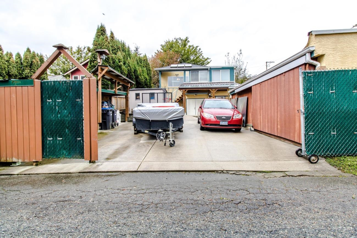 Hot Tub / Spa Photo of 430 Garrett Street, New Westminster, BC