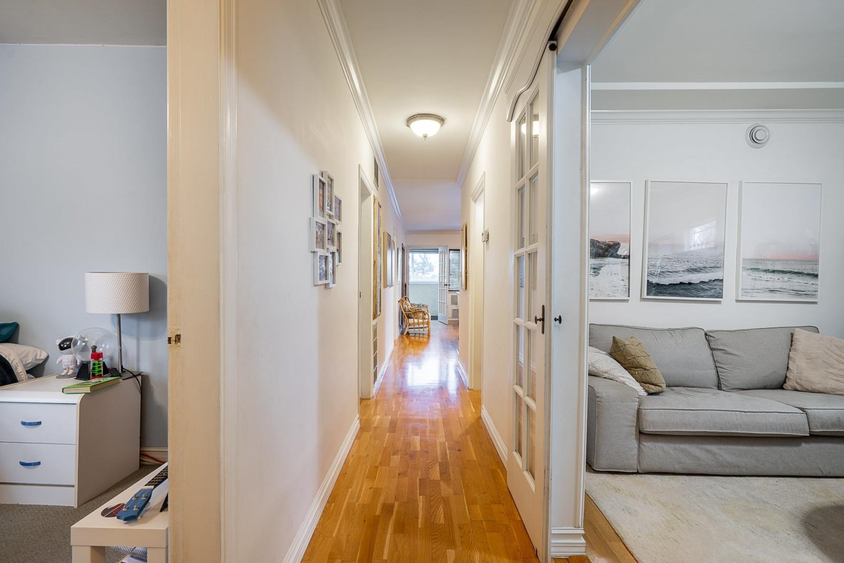 Living Room Photo of 430 Garrett Street, New Westminster, BC