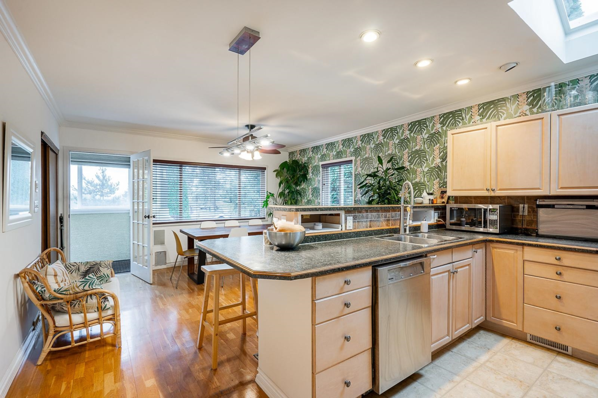 Pantry Photo of 430 Garrett Street, New Westminster, BC