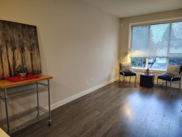 Breakfast Nook Photo of 205 15388 105 Avenue, Surrey, BC