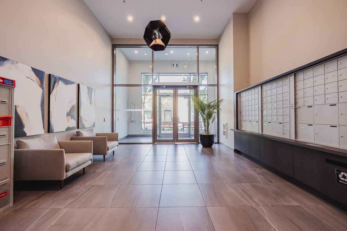 Dining Area Photo of A424 20727 Willoughby Town Centre Drive, Langley, BC