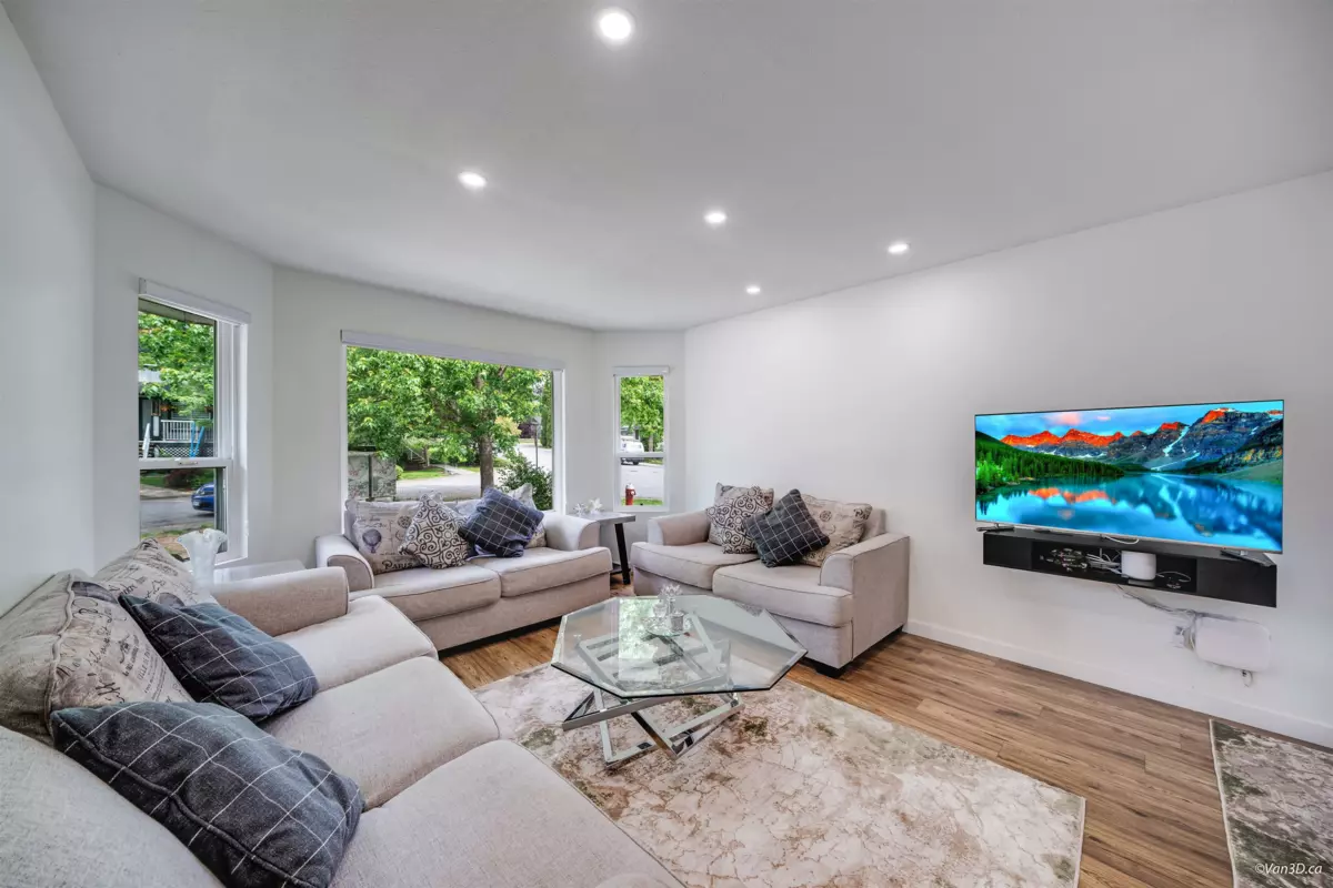 Kitchen Island Photo of 23796 110b Avenue, Maple Ridge, BC