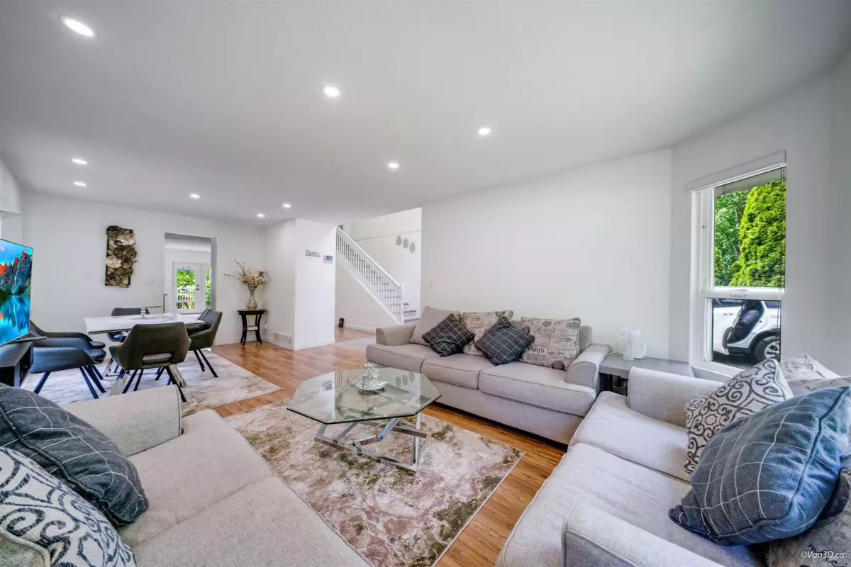 Kitchen Photo of 23796 110b Avenue, Maple Ridge, BC
