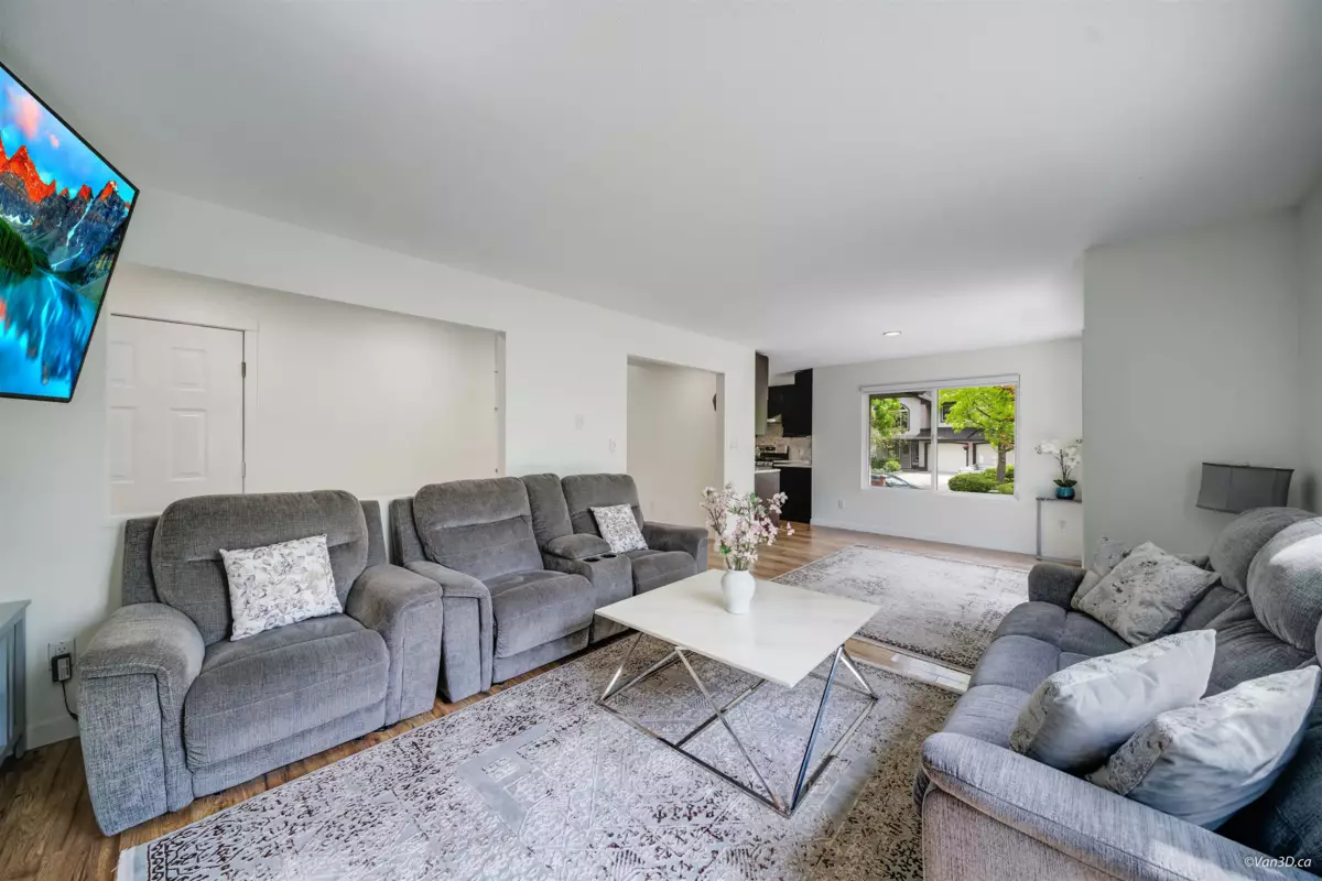 Powder Room Photo of 23796 110b Avenue, Maple Ridge, BC