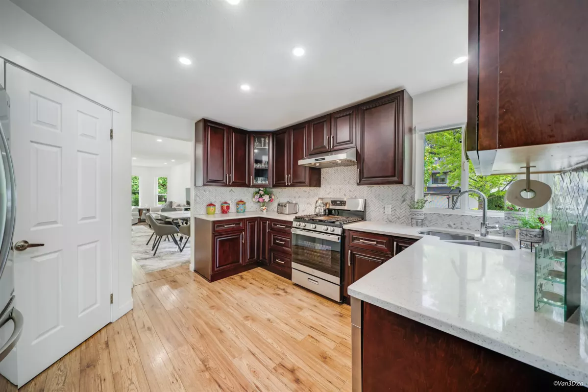 Primary Bathroom Photo of 23796 110b Avenue, Maple Ridge, BC