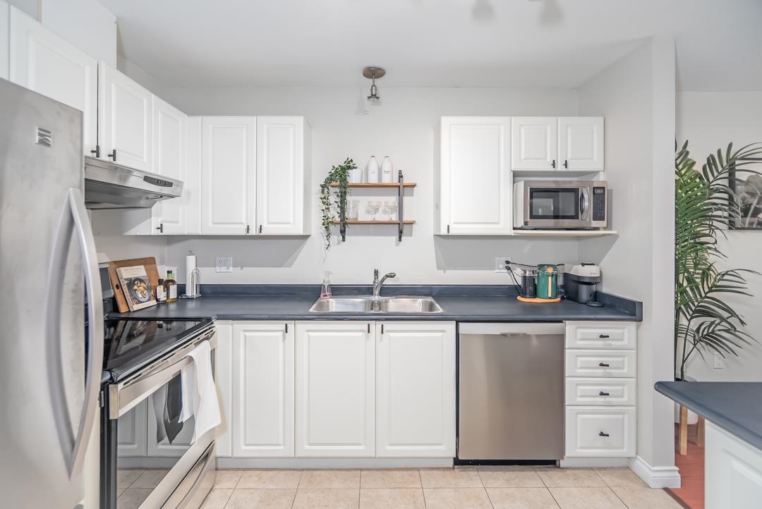 Bedroom 3 Photo of 308 2551 Parkview Lane, Port Coquitlam, BC