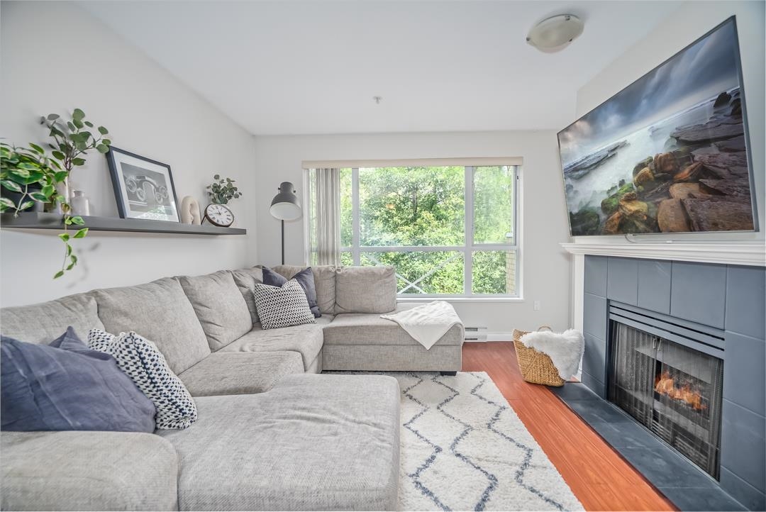 Kitchen Island Photo of 308 2551 Parkview Lane, Port Coquitlam, BC