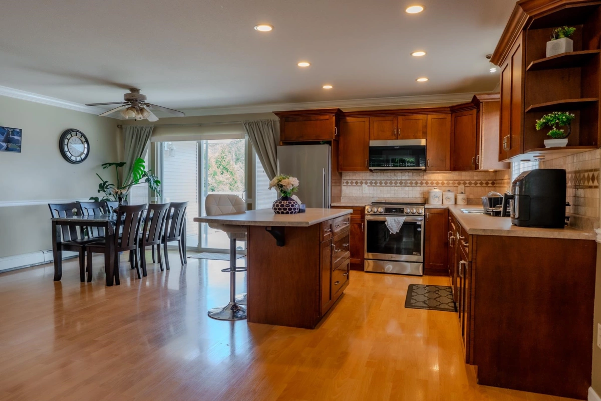 Breakfast Nook Photo of 3162 Station Road, Abbotsford, BC