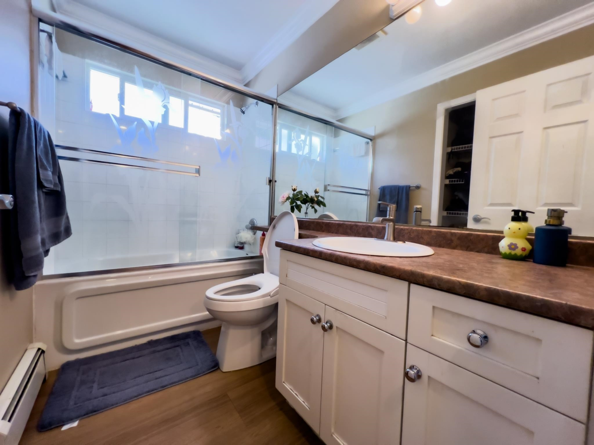 Laundry Room Photo of 3162 Station Road, Abbotsford, BC