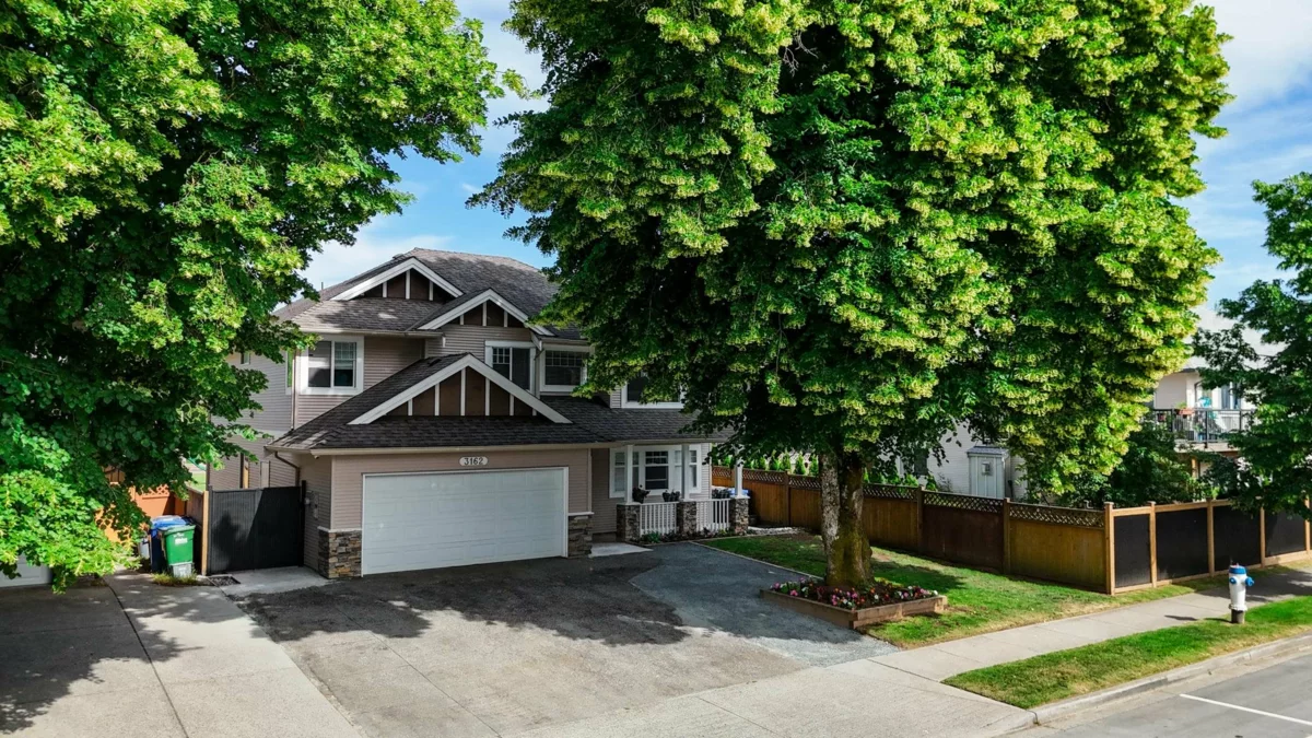 Swimming Pool Photo of 3162 Station Road, Abbotsford, BC