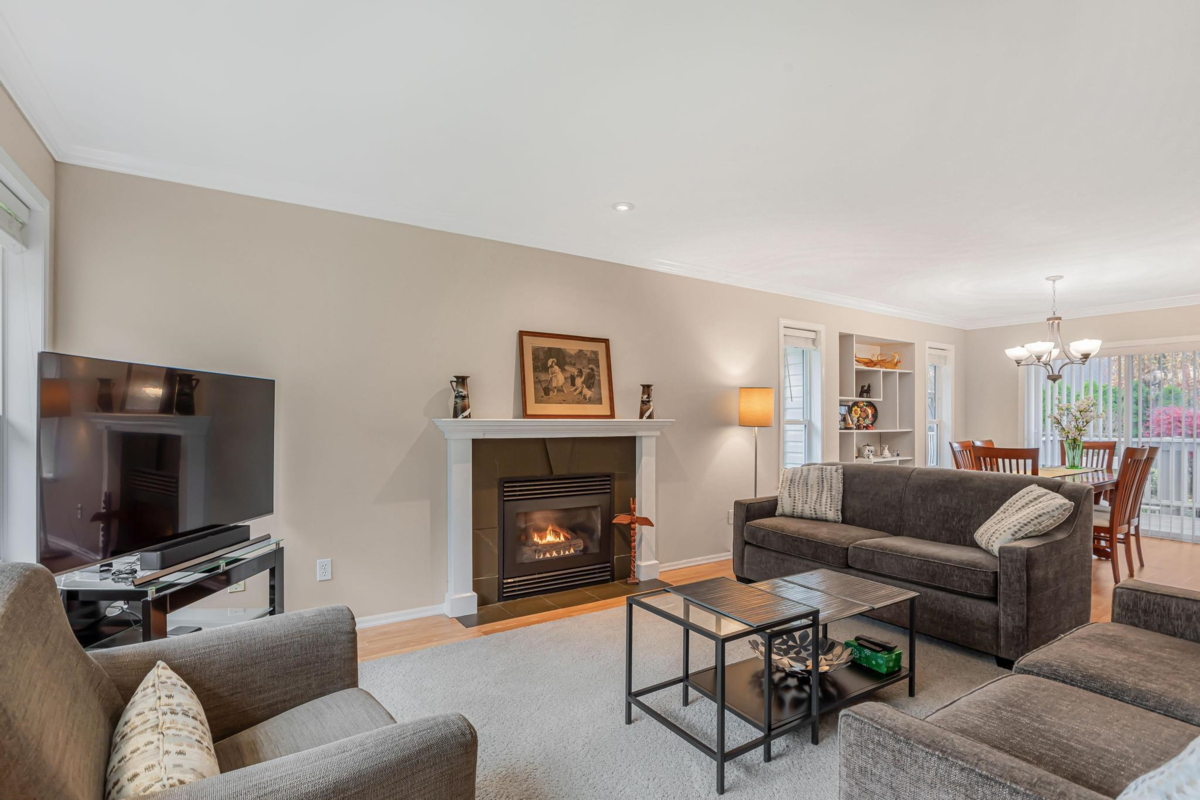 Dining Area Photo of 318 Miami River Drive, Harrison Hot Springs, BC