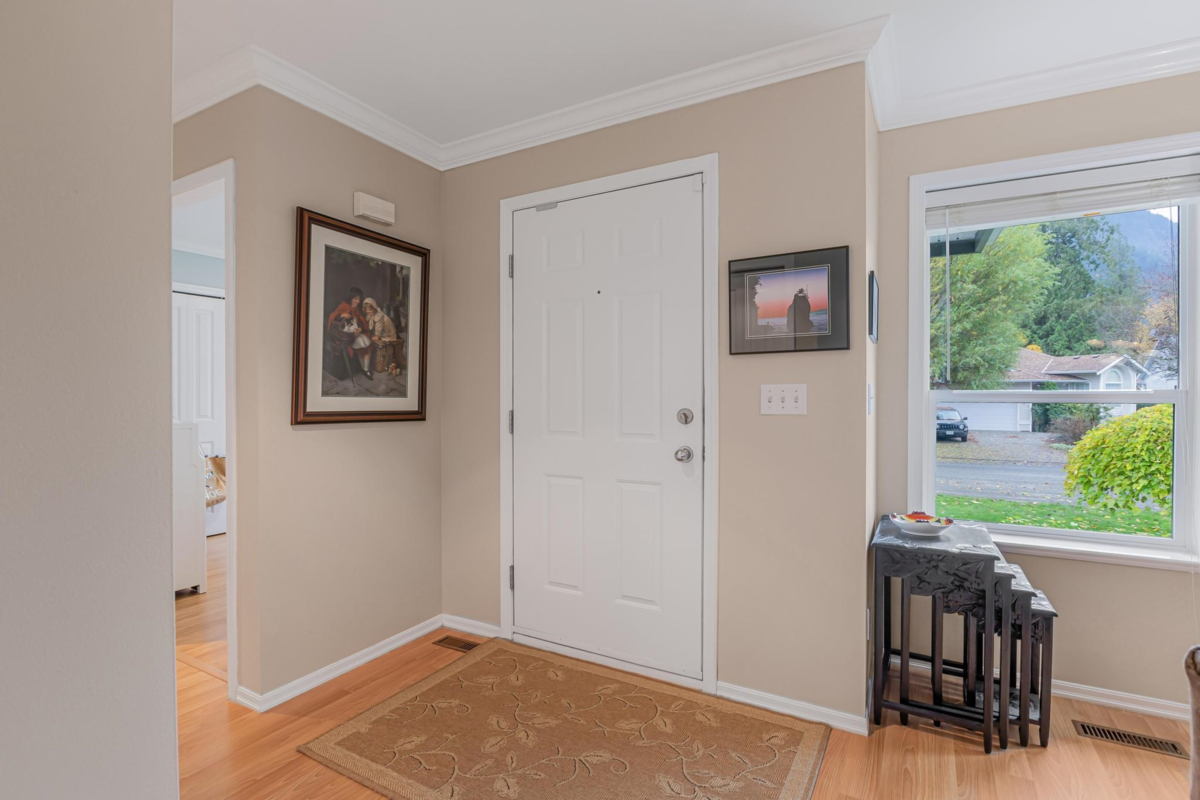 Living Room Photo of 318 Miami River Drive, Harrison Hot Springs, BC