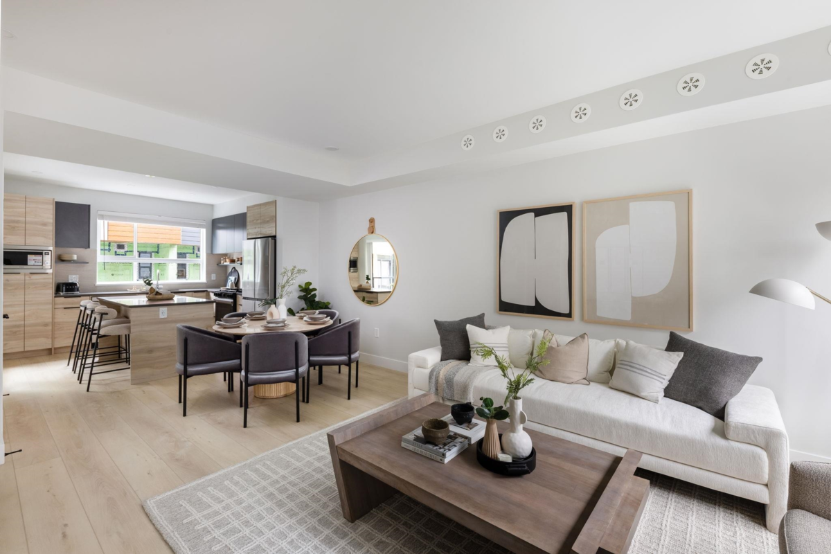 Kitchen Island Photo of 123 30530 Cardinal Avenue, Abbotsford, BC