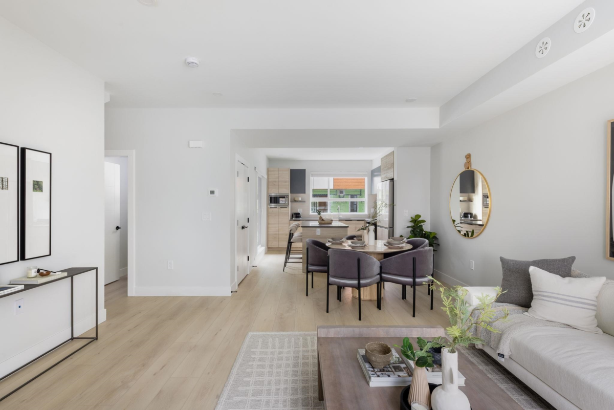 Pantry Photo of 123 30530 Cardinal Avenue, Abbotsford, BC