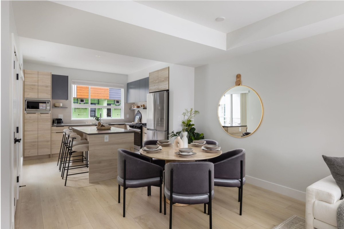 Primary Bedroom Photo of 123 30530 Cardinal Avenue, Abbotsford, BC