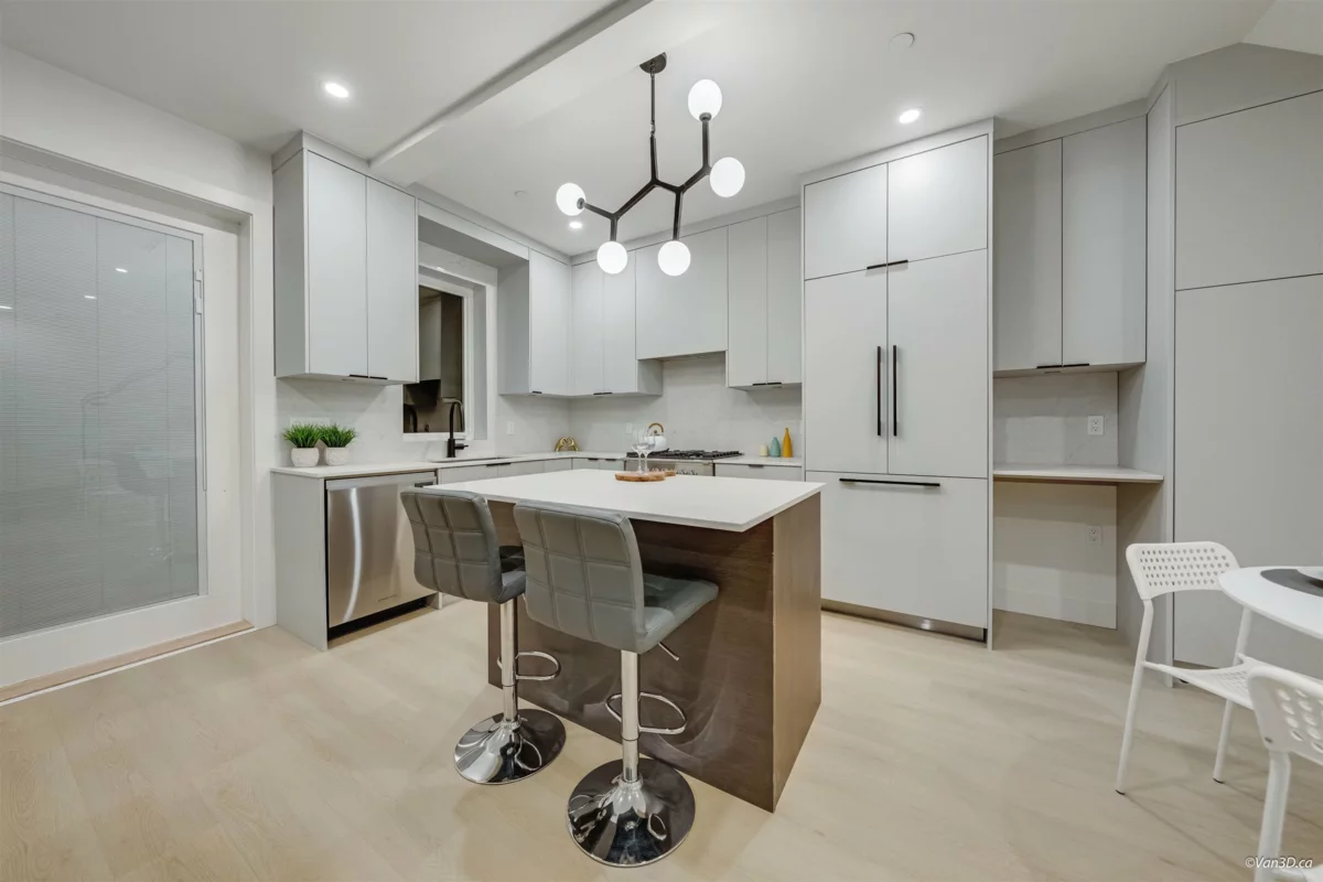 Dining Area Photo of 3 6730 Heather Street, Vancouver, BC