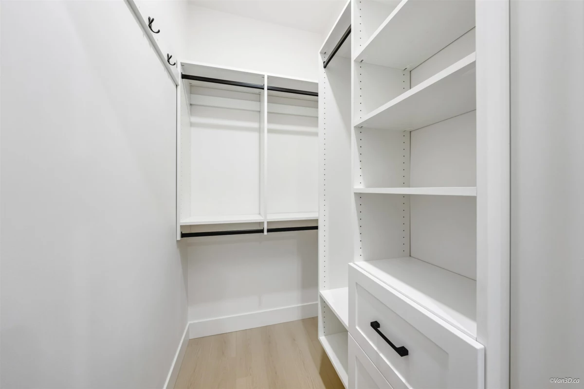 Hallway Photo of 3 6730 Heather Street, Vancouver, BC