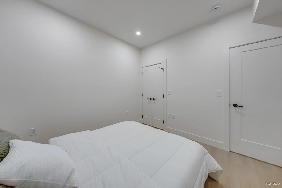 Mudroom Photo of 3 6730 Heather Street, Vancouver, BC