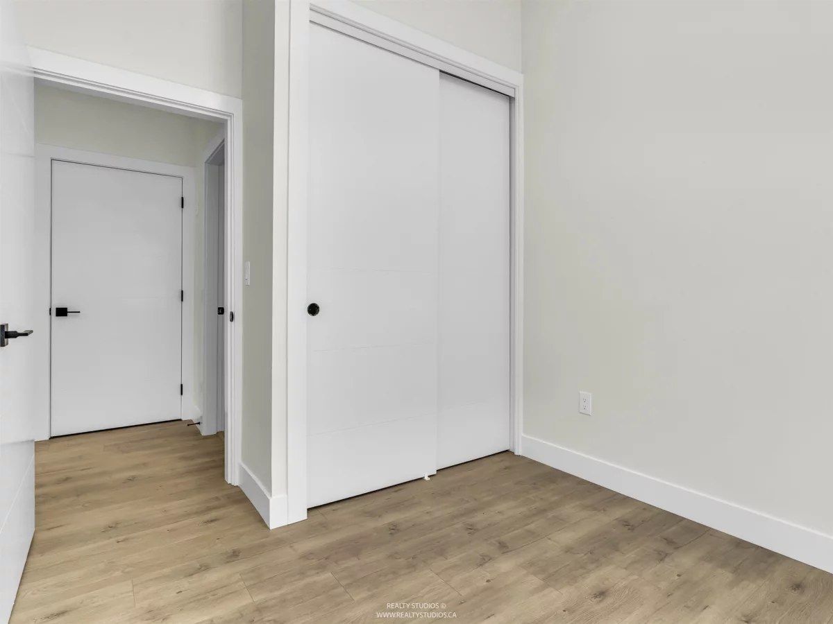 Laundry Room Photo of 2 5221 Clarendon Street, Vancouver, BC