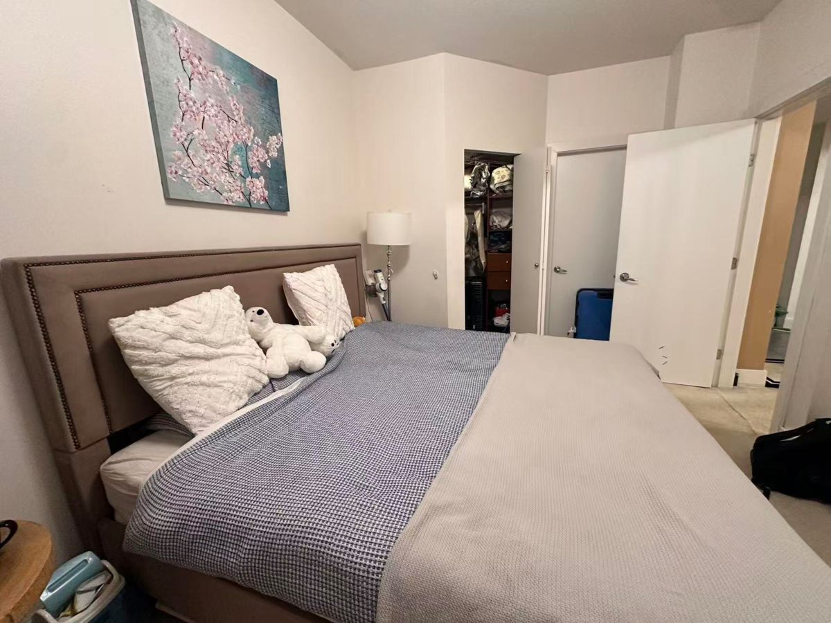 Kitchen Island Photo of 310 9233 Ferndale Road, Richmond, BC