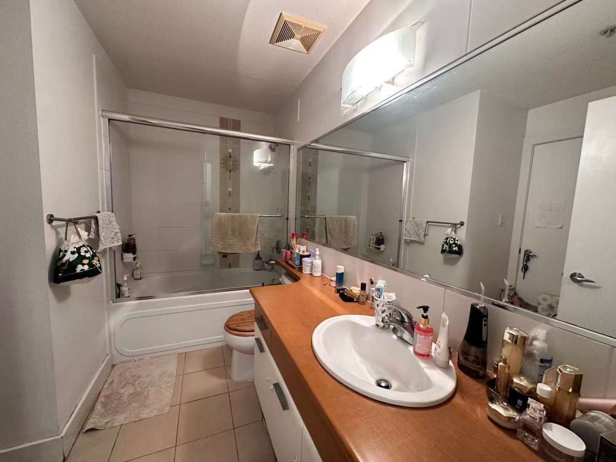 Walk-In Closet Photo of 310 9233 Ferndale Road, Richmond, BC