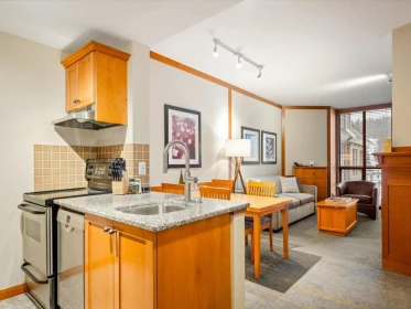 602 4320 Sundial Crescent, Whistler, BC, Whistler — Apartment/Condo for sale