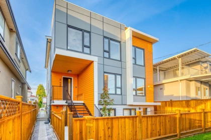 2 968 E 55th Avenue, Vancouver, BC, Vancouver — Half Duplex for sale