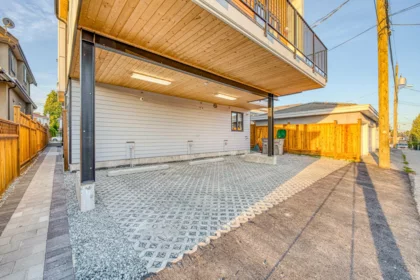 Outdoor Deck Photo of 2 968 E 55th Avenue, Vancouver, BC