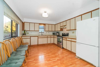 Kitchen Island Photo of 5820 Earles Street, Vancouver, BC