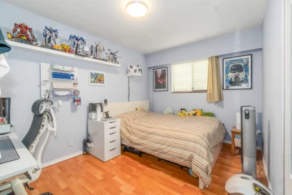 Powder Room Photo of 5820 Earles Street, Vancouver, BC