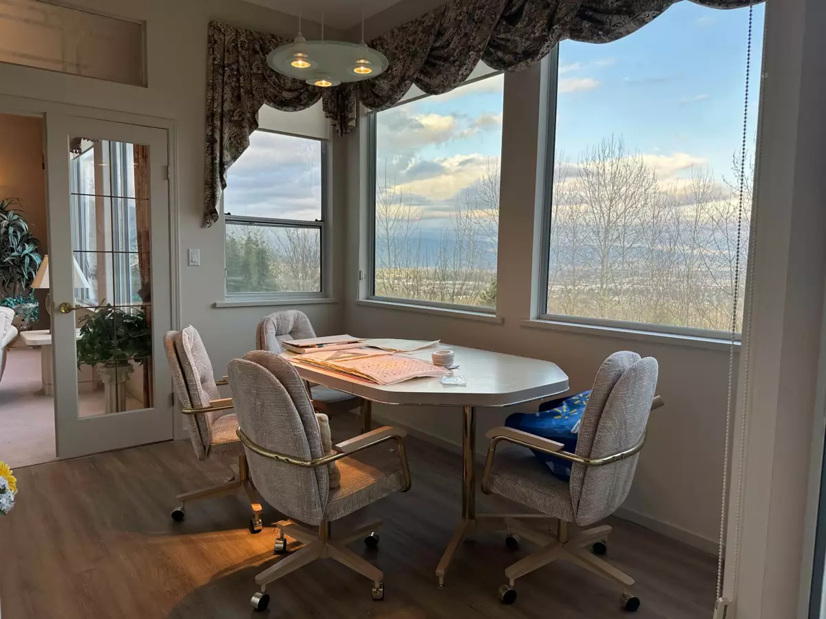 Breakfast Nook Photo of 2777 Nadina Drive, Coquitlam, BC