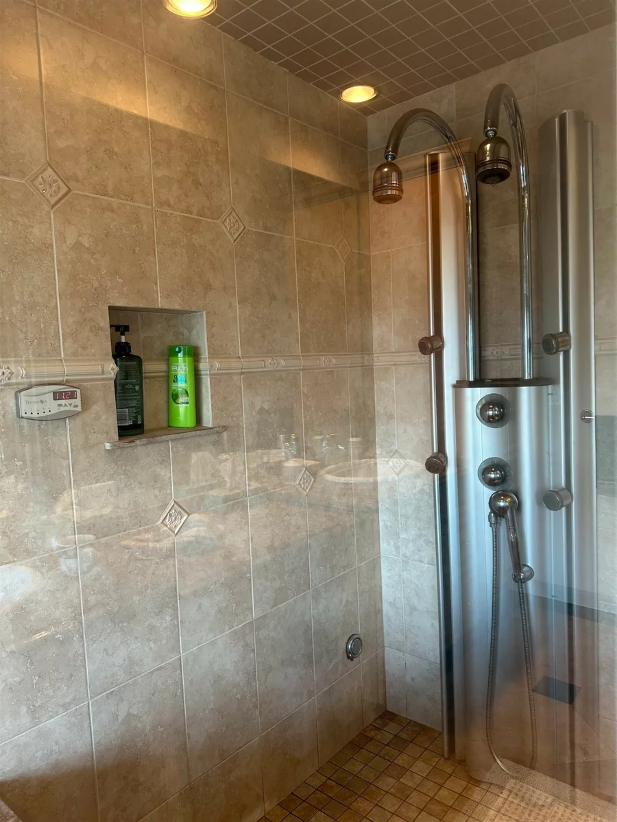 Powder Room Photo of 2777 Nadina Drive, Coquitlam, BC