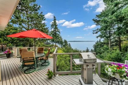 Family Room Photo of 14104 Marine Drive, White Rock, BC
