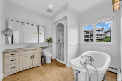 Hallway Photo of 14104 Marine Drive, White Rock, BC