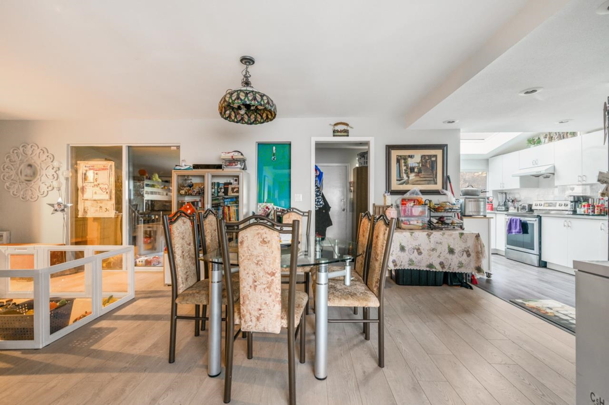 Breakfast Nook Photo of 2155 Prairie Avenue, Port Coquitlam, BC