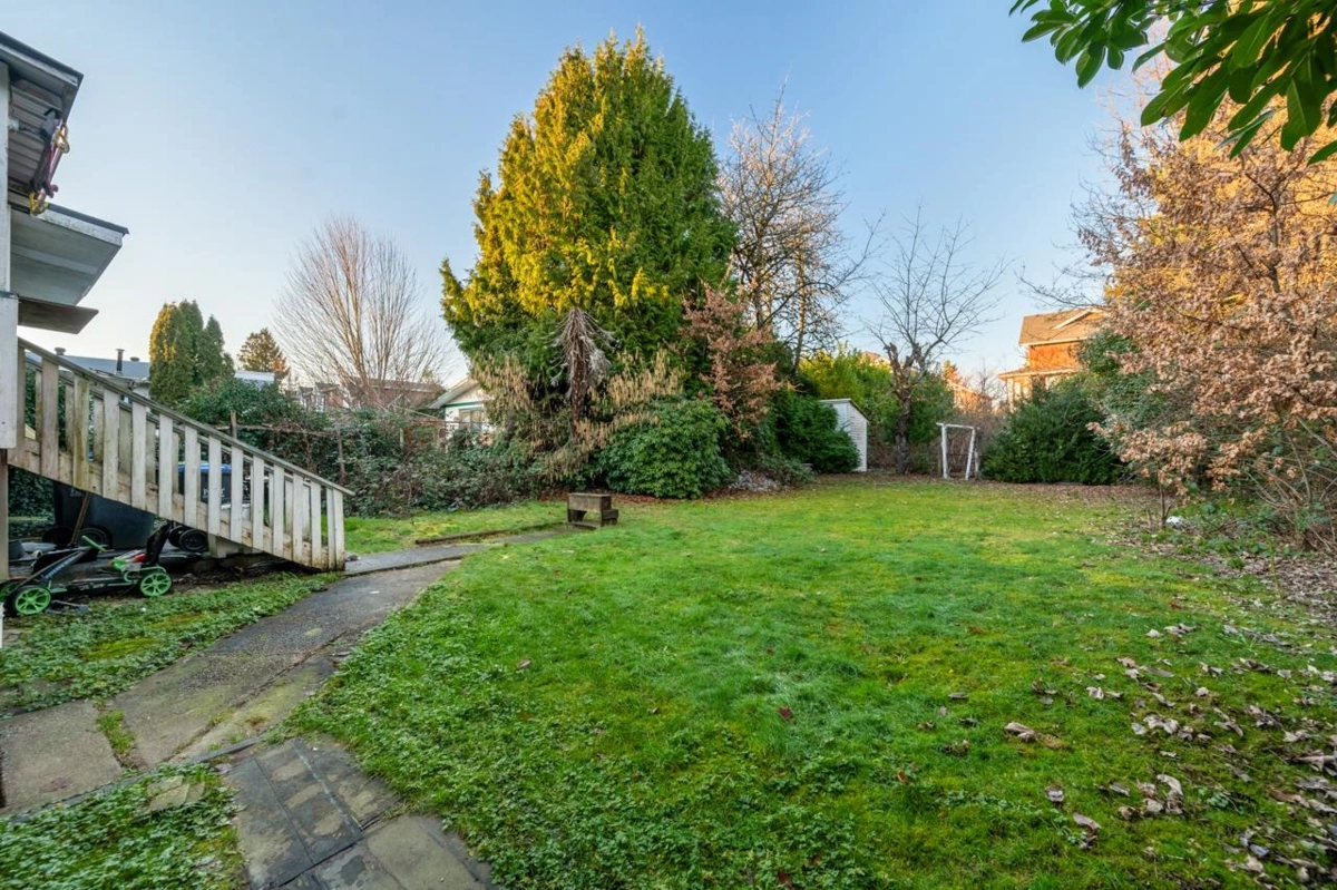 Dining Area Photo of 2155 Prairie Avenue, Port Coquitlam, BC