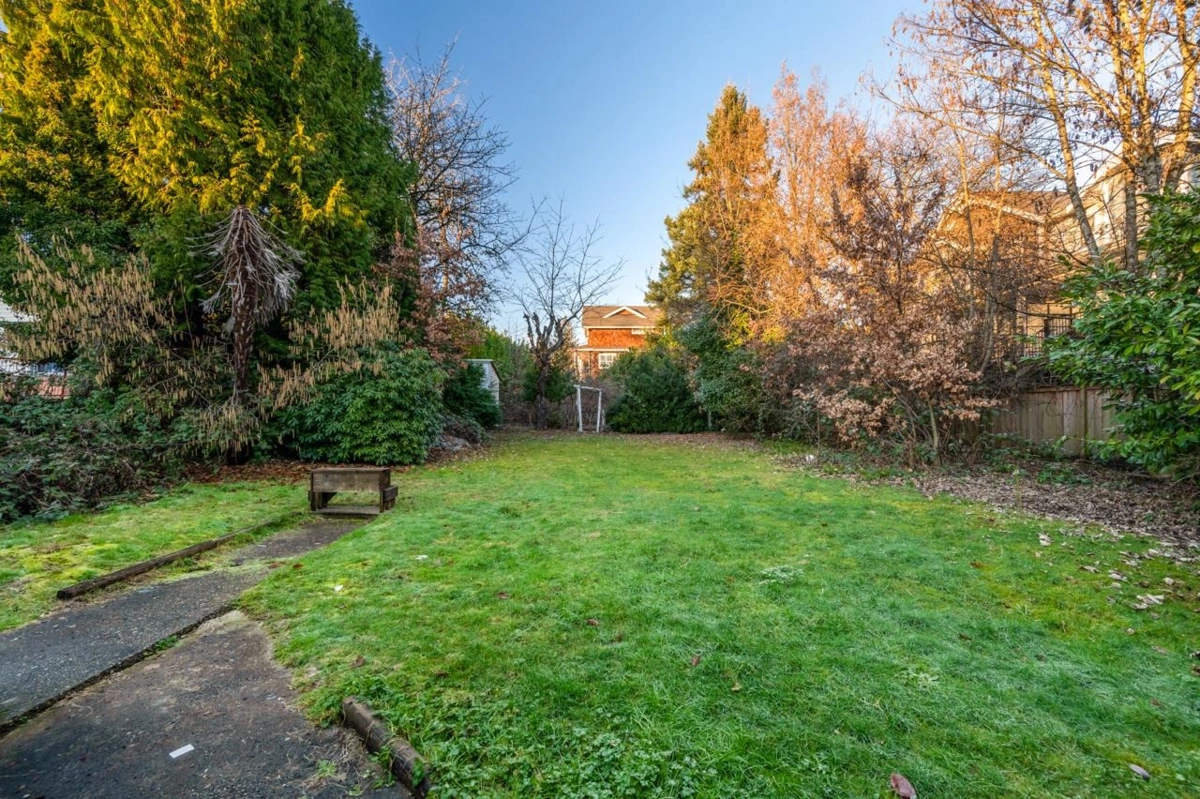Hallway Photo of 2155 Prairie Avenue, Port Coquitlam, BC