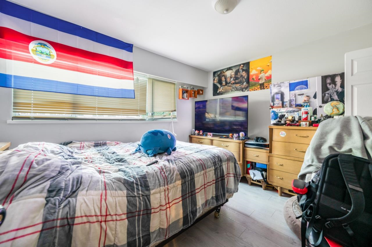 Living Room Photo of 2155 Prairie Avenue, Port Coquitlam, BC