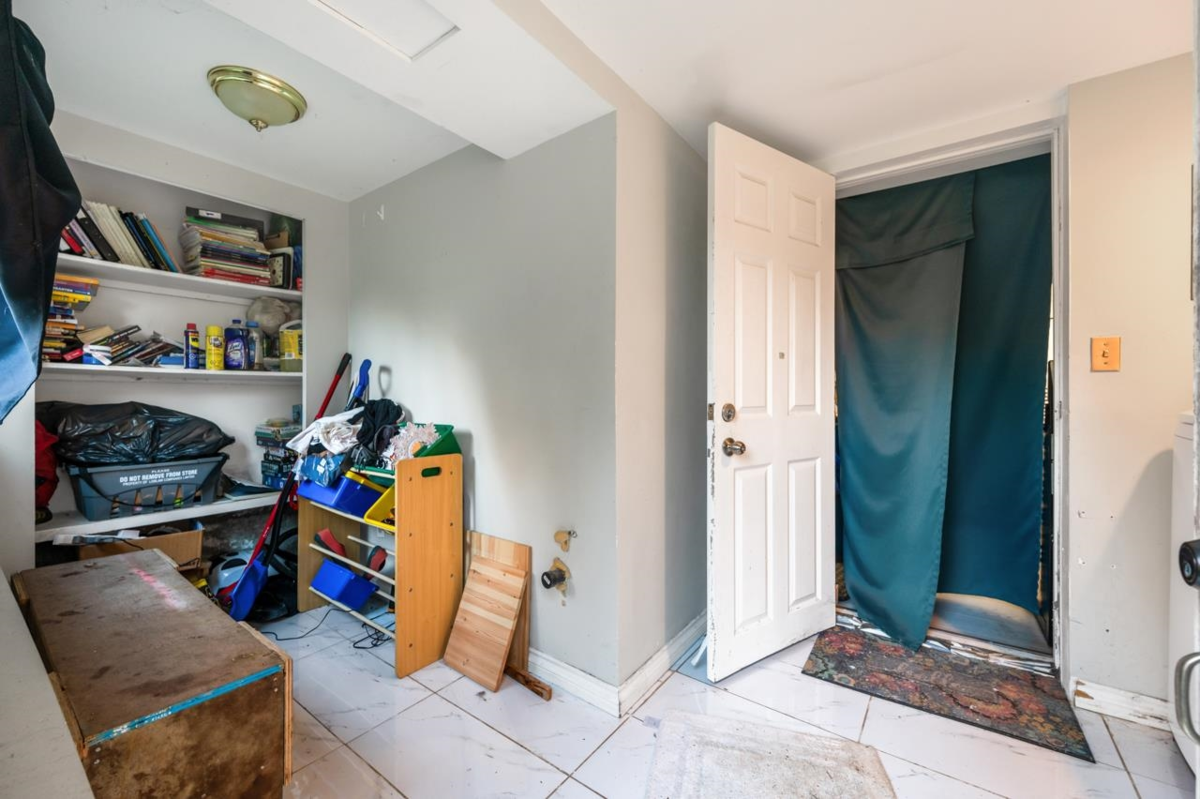 Mudroom Photo of 2155 Prairie Avenue, Port Coquitlam, BC