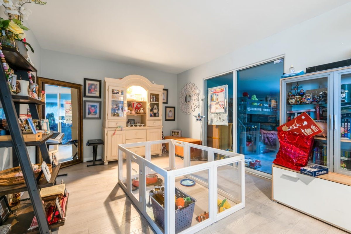 Pantry Photo of 2155 Prairie Avenue, Port Coquitlam, BC