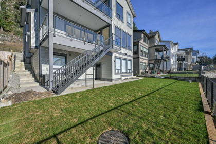 Front Yard Photo of 33950 Parr Avenue, Mission, BC