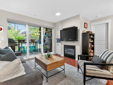 206 2096 W 46th Avenue, Vancouver, BC