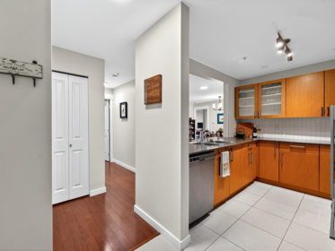 Entry Foyer Photo of 206 2096 W 46th Avenue, Vancouver, BC