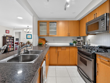 206 2096 W 46th Avenue, Vancouver, BC