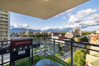 Kitchen Island Photo of 1002 120 Milross Avenue, Vancouver, BC